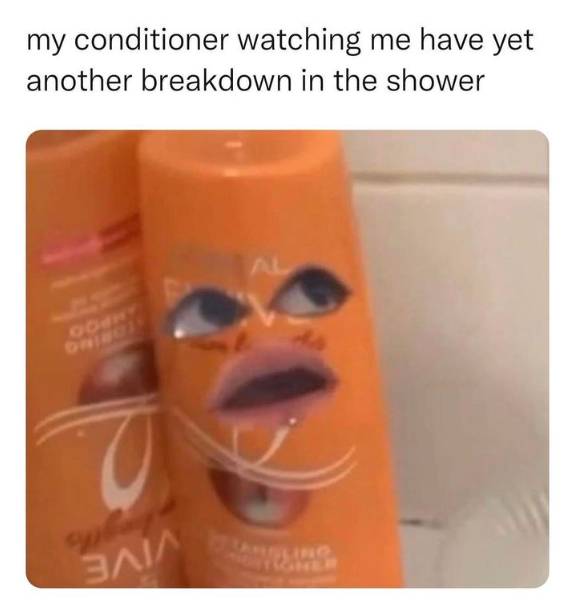 meme hidup ambyar (instagram.com/hoewalks)