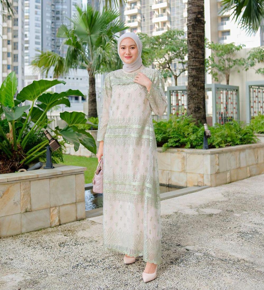 ide outfit glamour untuk lebaran (instagram.com/kairistaa)