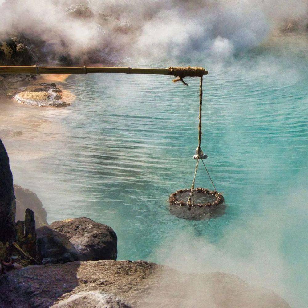 ilustrasi onsen Jepang (instagram.com/freya.vanir)