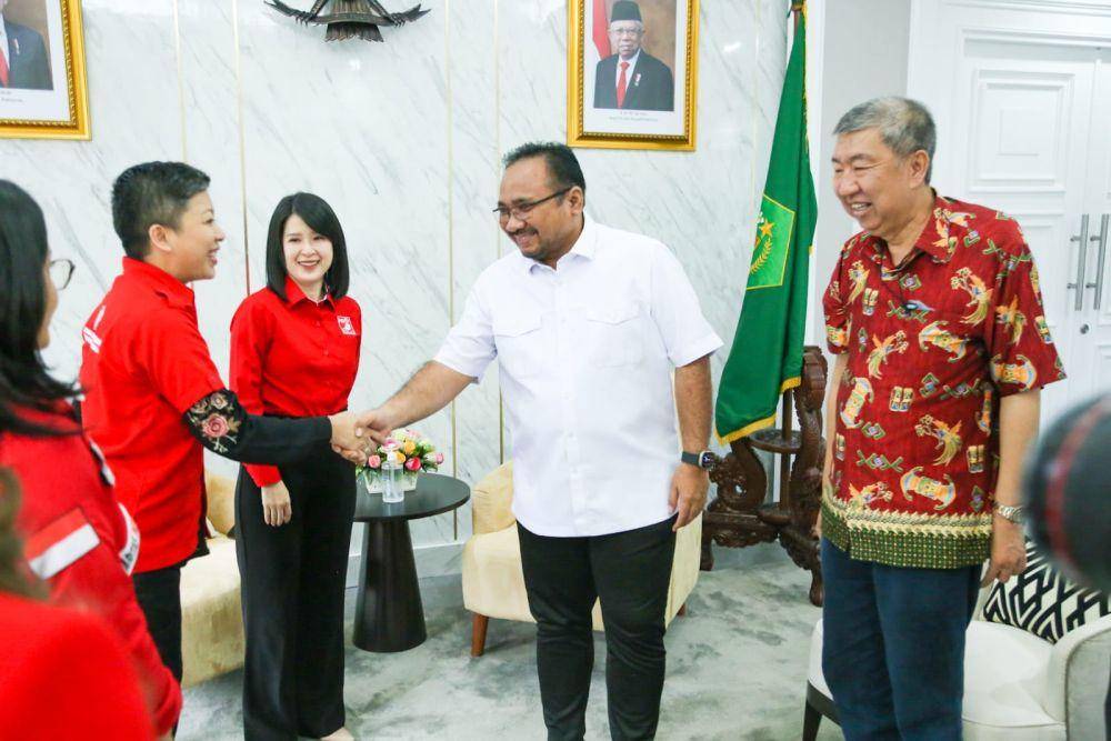 Partai Solidaritas Indonesia (PSI) menemui Menteri Agama (Menag), Yaqut Cholil Qoumas di Kementerian Agama (dok. PSI)