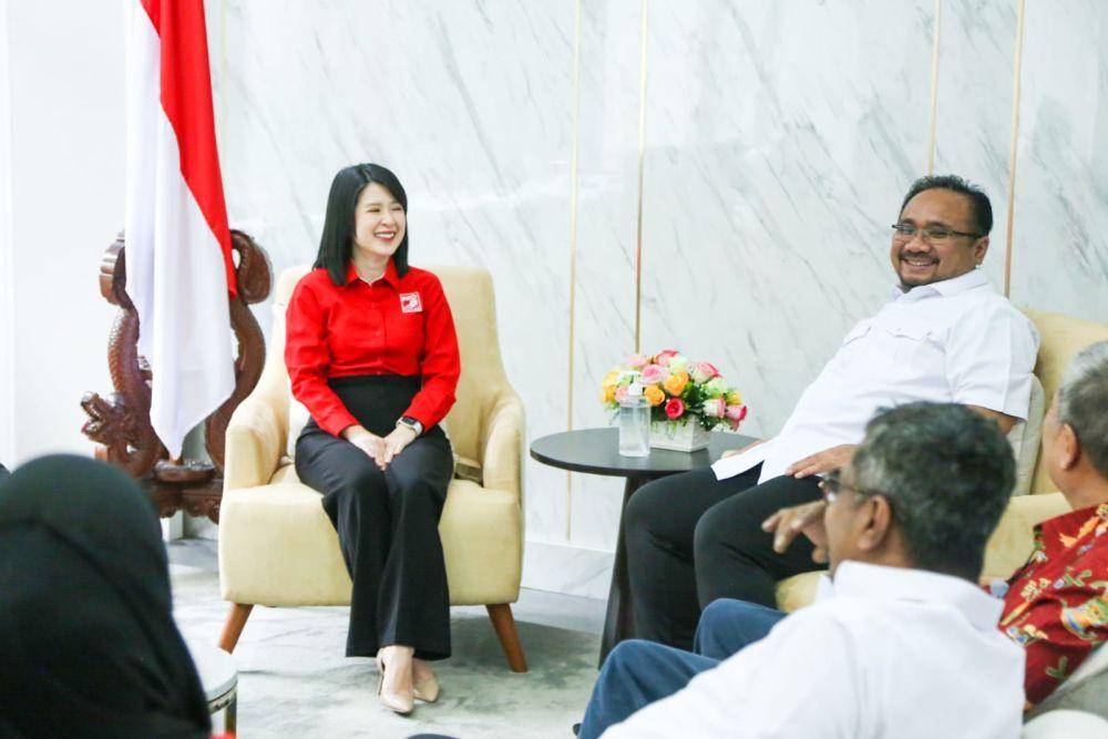 Partai Solidaritas Indonesia (PSI) menemui Menteri Agama (Menag), Yaqut Cholil Qoumas di Kementerian Agama (dok. PSI)