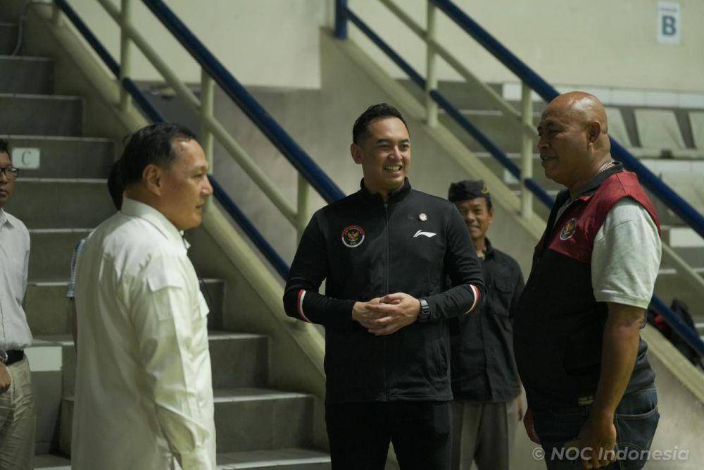 Kunjungan CdM Indonesia ke pelatnas taekwondo jelang SEA Games 2023. (dok. KOI)