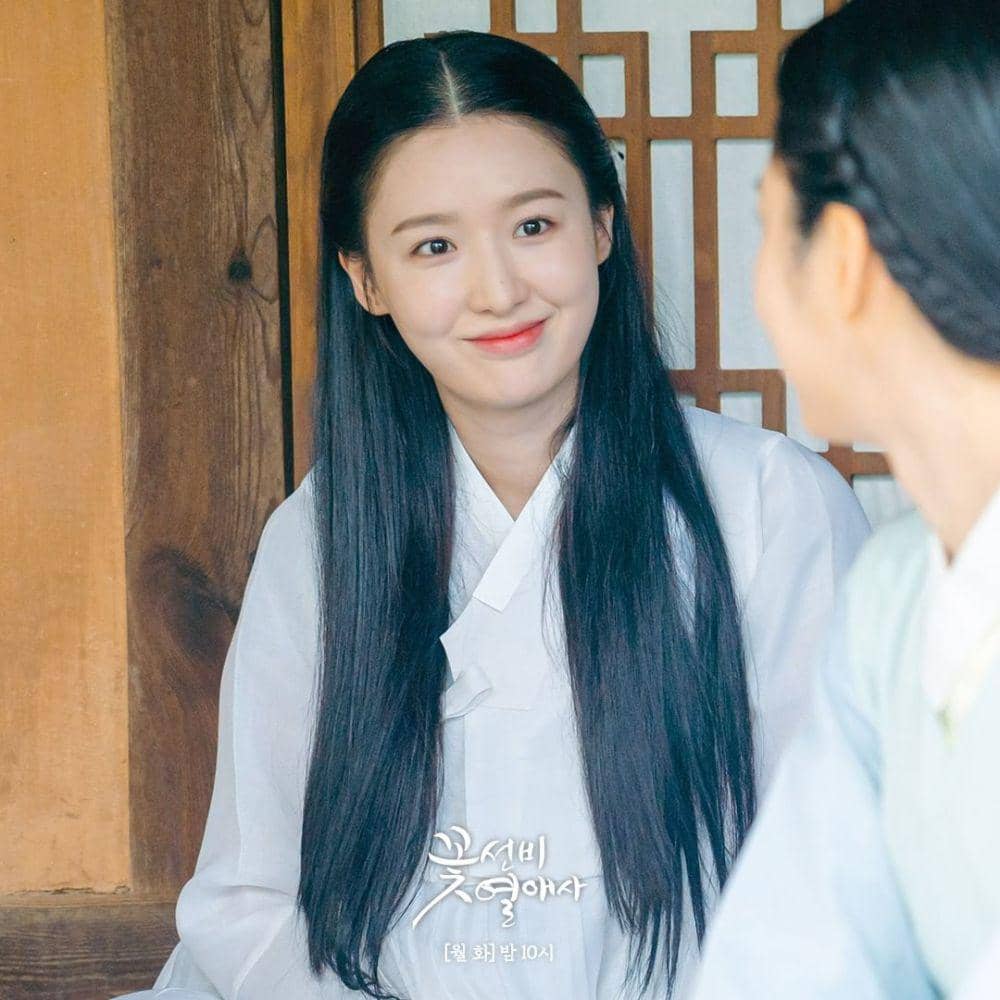 Cho Hye Joo di The Secret Romantic Guesthouse (instagram.com/sbsdrama.official)