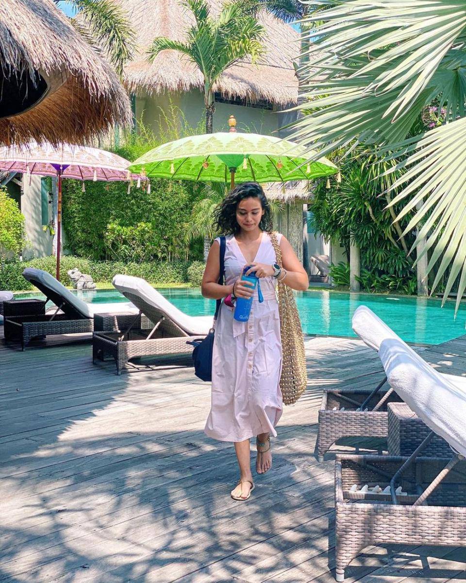 Outfit warna pastel ala Sahila Hisyam (instagram.com/sahilahisyam)