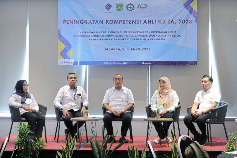 Optimalisasi penerapan budaya K3, Kemnaker tingkatkan kompetensi 2.700 ahli K3. (Dok. Kemnaker)