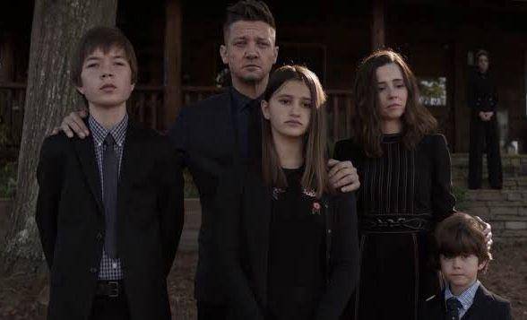 Clint Barton bersama istri dan anak-anaknya dalam Avengers: Endgame (dok. Marvel Studios/Avengers: End Game)