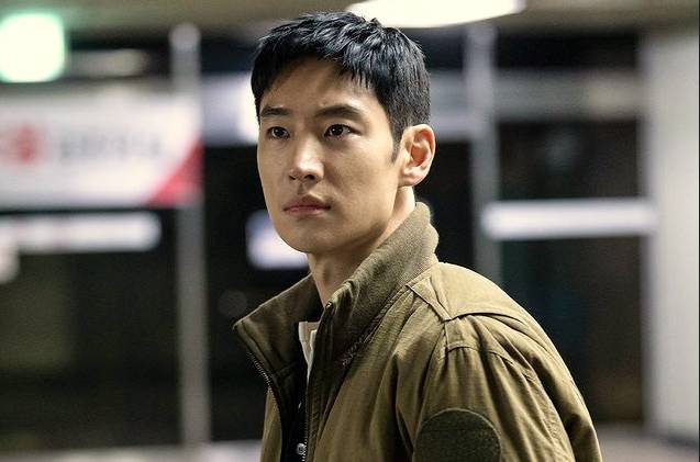 Lee Je Hoon dalam drama Taxi Driver 2 (instagram.com/sbsdrama.official)