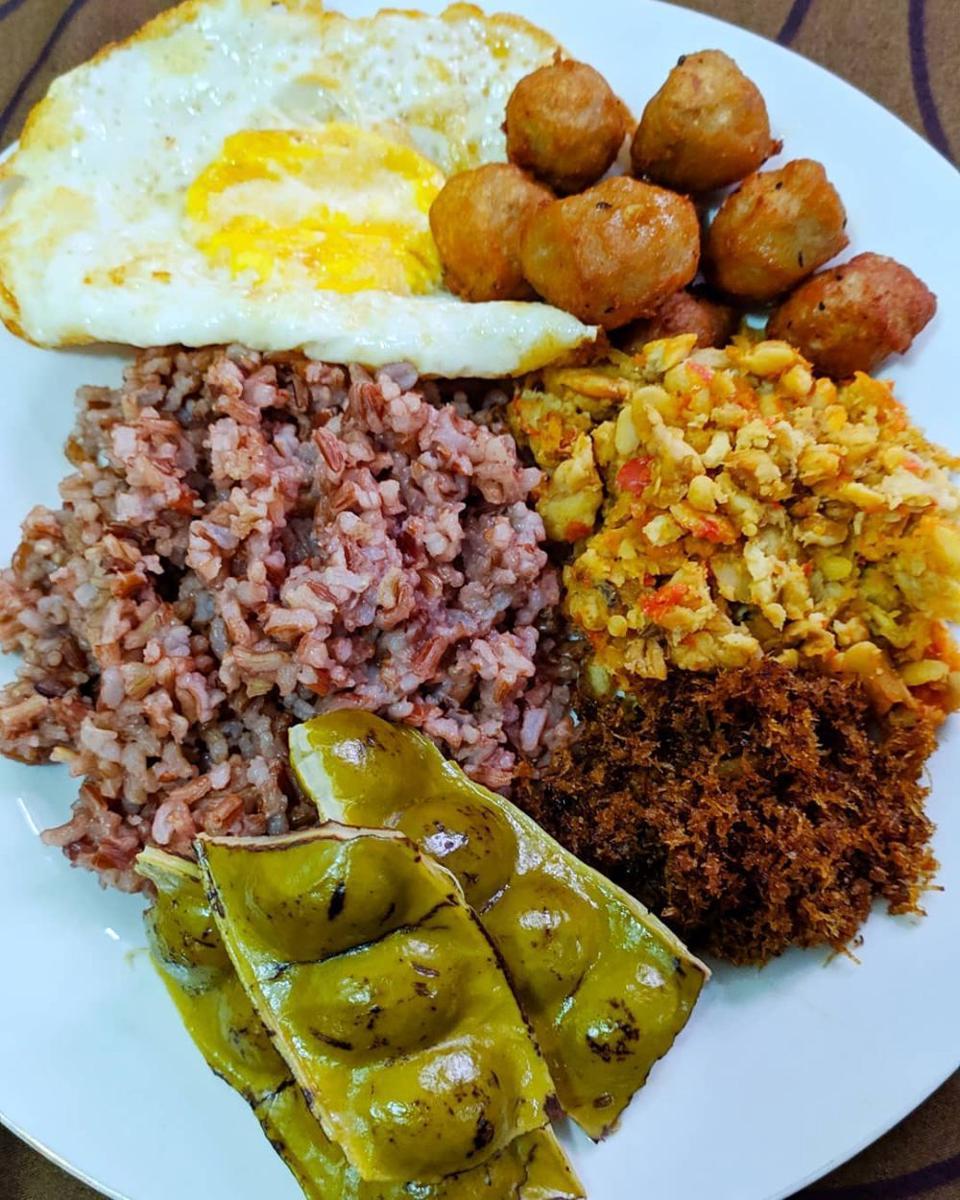 nasi liwet merah (instagram.com/dapoer_opha)