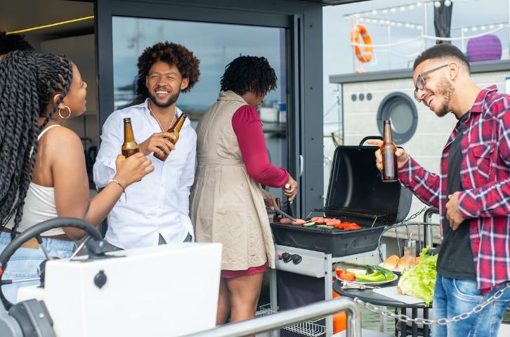 ilustrasi barbeque bareng teman (pexels.com/kampus)