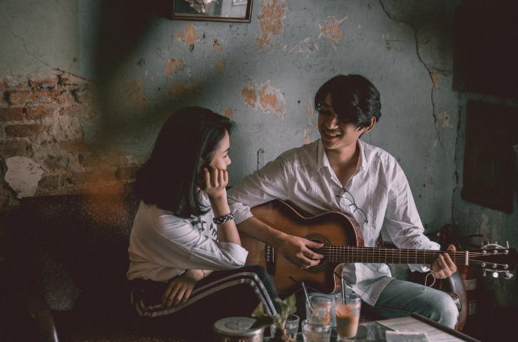 6 Tanda Orang dengan Kepribadian ISTJ Menyukaimu, Siap Punya Pacar?