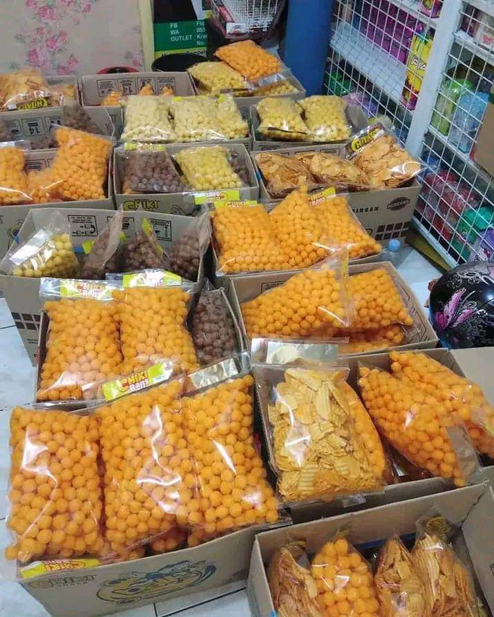 Berbagai snack kiloan (doc.pribadi/alvi)