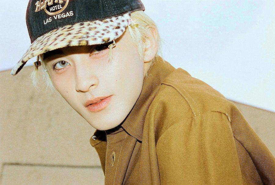 Mark NCT di teaser image NCT LAB "Golden Hour" (twitter.com/NCTsmtown)