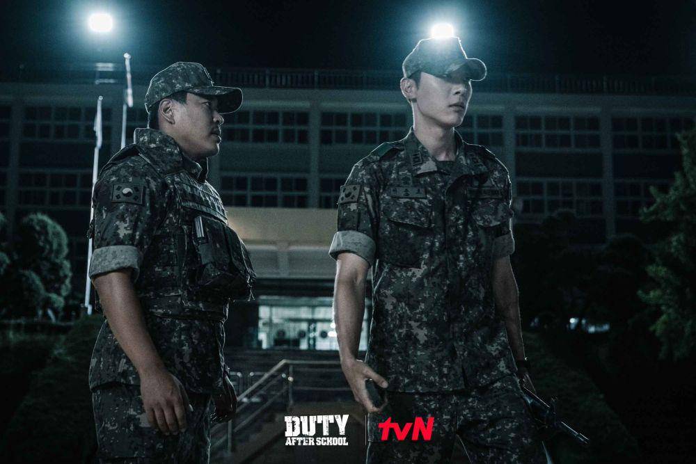 Lee Soon Won dan Shin Hyun Soo di Duty After School (instagram.com/tvn.asia)
