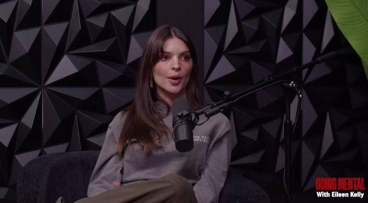 potret Emily Ratajkowski (youtube.com/Going Mental Podcast)