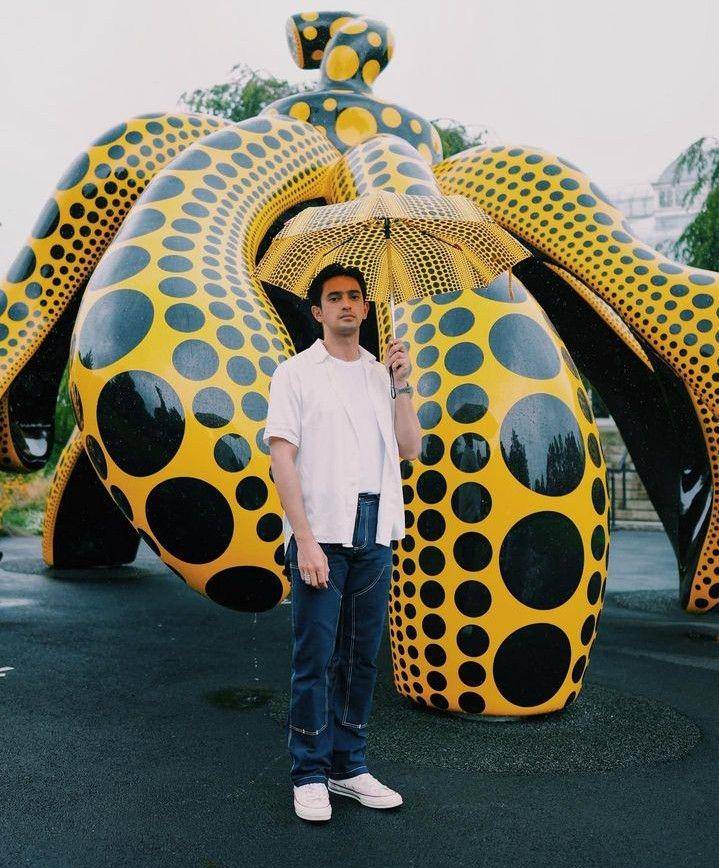 outfit white shirt ala Omar Daniel (instagram.com/omardaniel_)