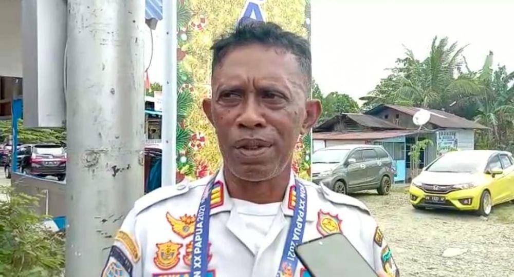 Kepala Bidang Perhubungan Darat dan LLAJ pada Dinas Perhubungan Mimika, Mikael Orun Rumlus. (IDN Times/Endy Langobelen)