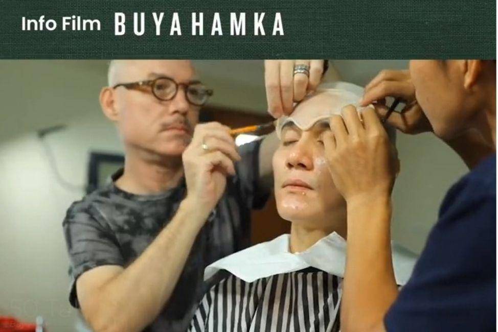Vino G. Bastian yang sedang dirias menjadi Buya Hamka tua. (instagram.com/falconpictures_)