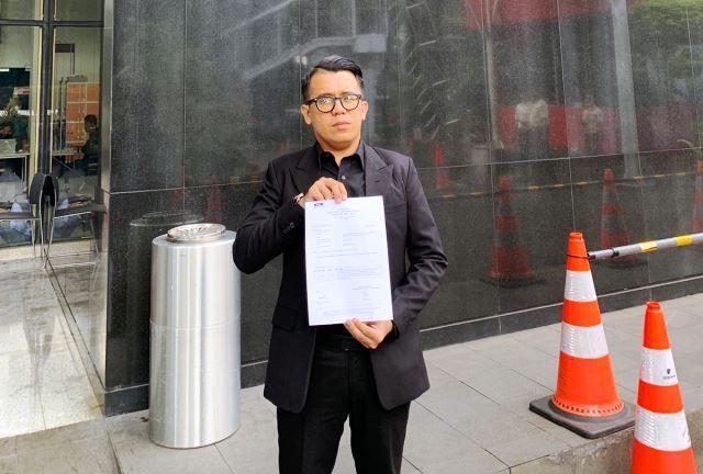 KPU Tapteng resmi dilaporkan ke KPK oleh Hary Azhar Ananda, seorang Advokat dari Kantor Hukum HAH & Partner. (Dok. IDN Times)