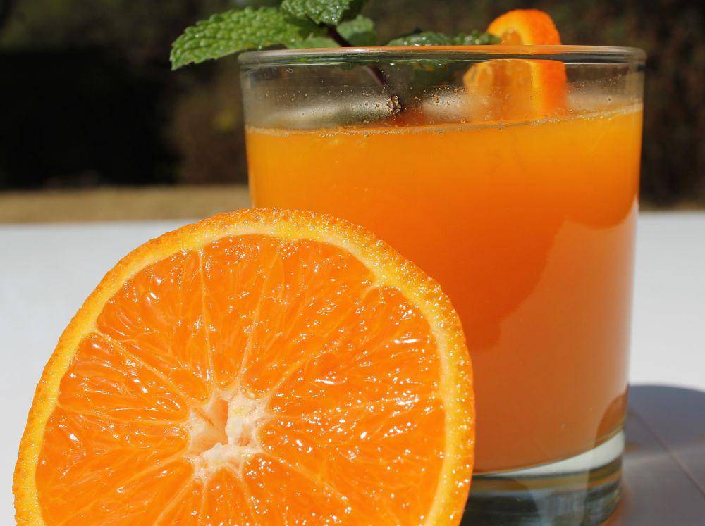 jus jeruk (pixabay.com/AlbanyColley)