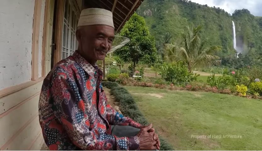 10 Potret Rumah Abah Jajang yang Viral, Pemandangannya Spek Surga