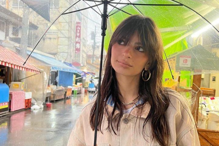 Curhat Emily Ratajkowski Sudah 2 Bulan Berkencan, sama Harry Styles?