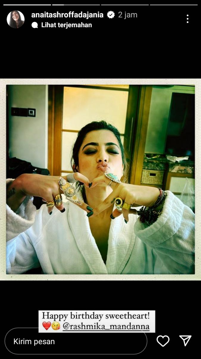 unggahan Anaita Shroff Adajania (instagram.com/anaitashroffadajania)