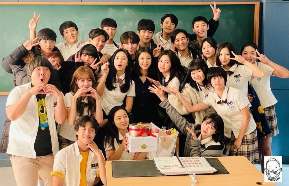 potret di balik layar drama Duty After School (instagram.com/susemee)
