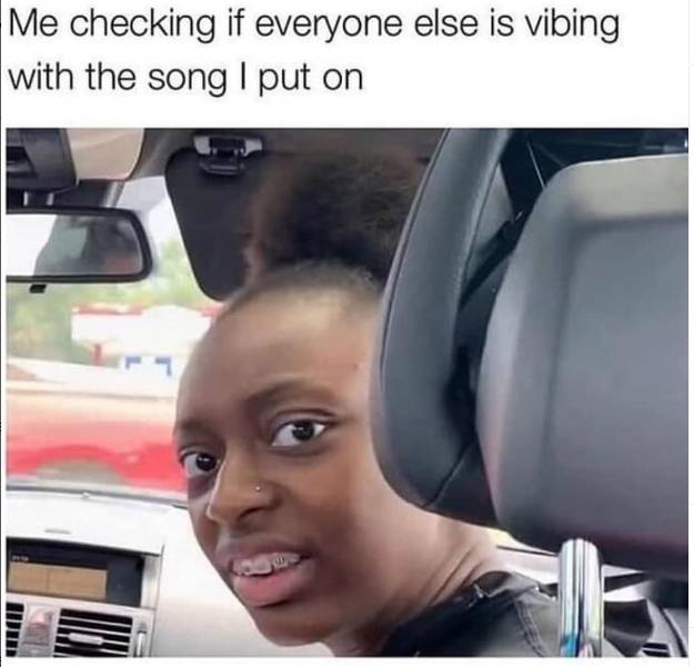 meme menikmati musik (instagram.com/introvertsofsociety)