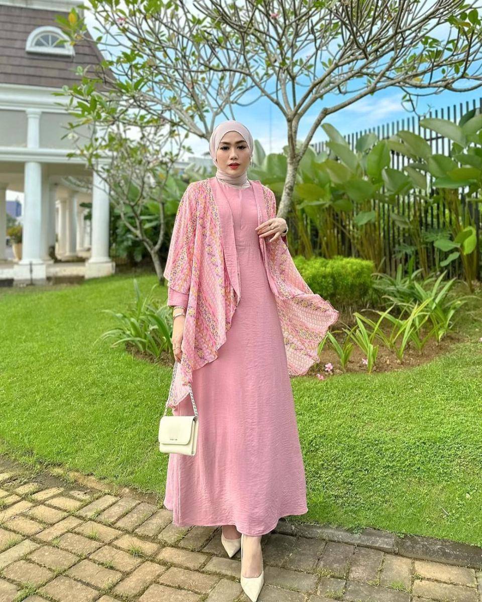 Yolla Anggita (instagram.com/yollaanggitaaa)