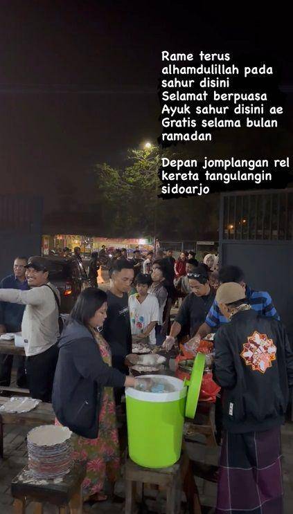 Via Vallen bagi makan sahur gratis (instagram.com/chevra_yo88)