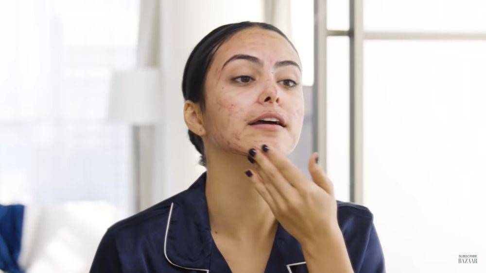 Cuplikan Camila Mendes' Nighttime Skincare Routine (youtube.com/Harper's BAZAAR)