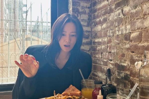 Son Tae Young (instagram.com/sontaeyoung_official)
