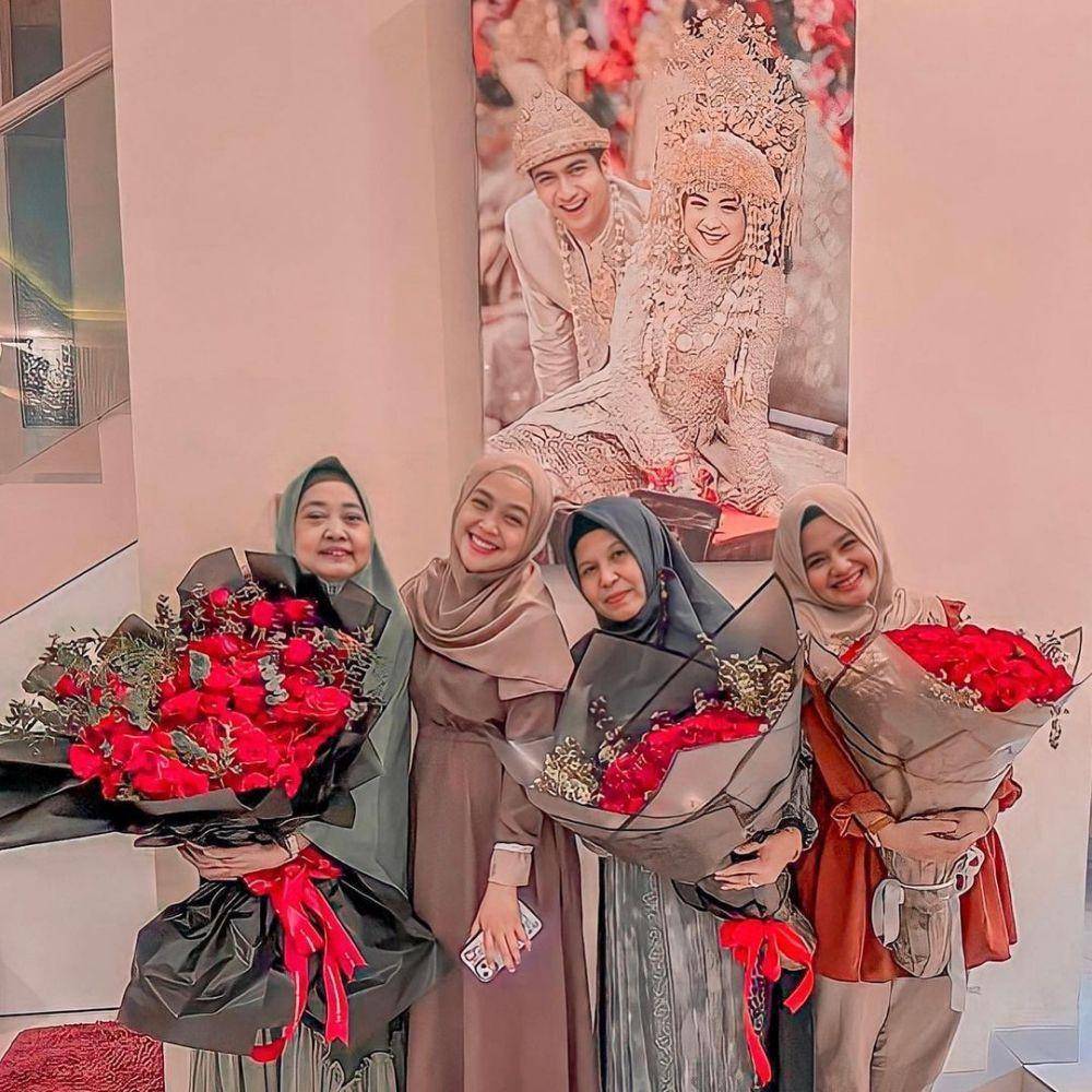 Ria ricis dan mertua (Youtube.com/Ricis Official)