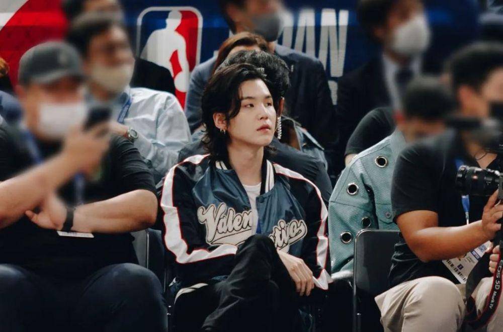 Suga BTS saat nonton pertandingan NBA (Instagram.com/agustd)