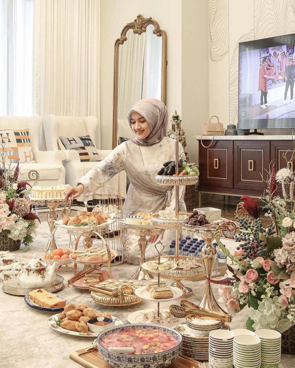 potret Erina Gudono berhijab (instagram.com/erinagudono)