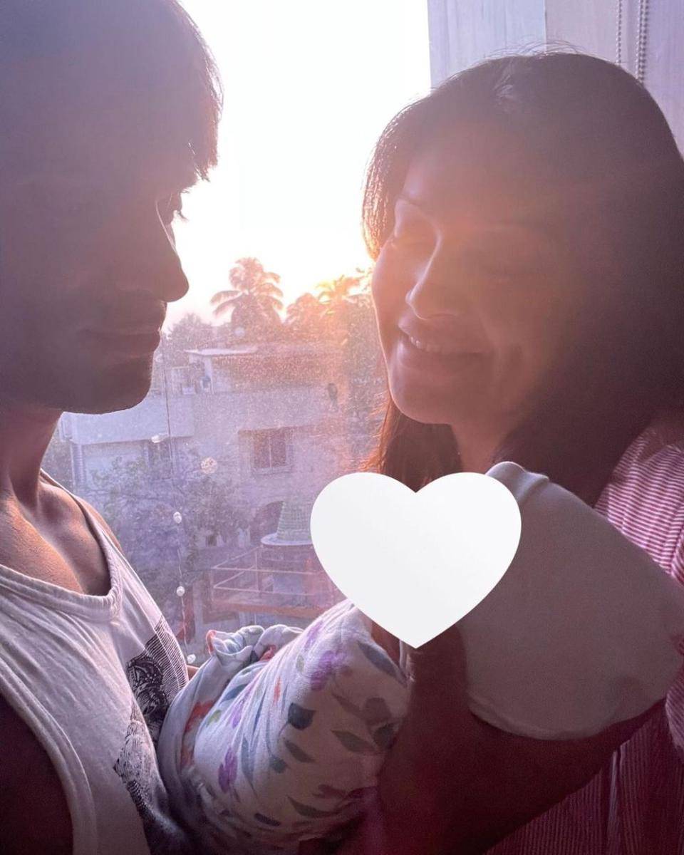 keluarga Bipasha Basu (instagram.com/bipashabasu)