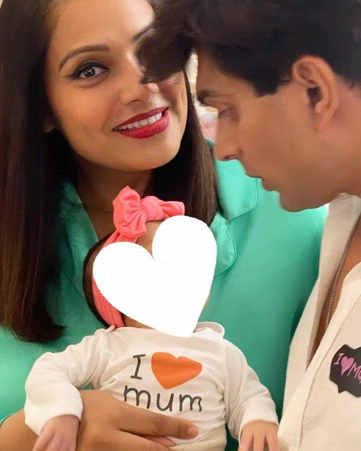 keluarga Bipasha Basu (instagram.com/bipashabasu)
