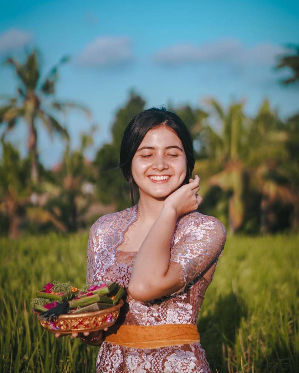 potret Bulan Sutena (instagram.com/bulansutena)