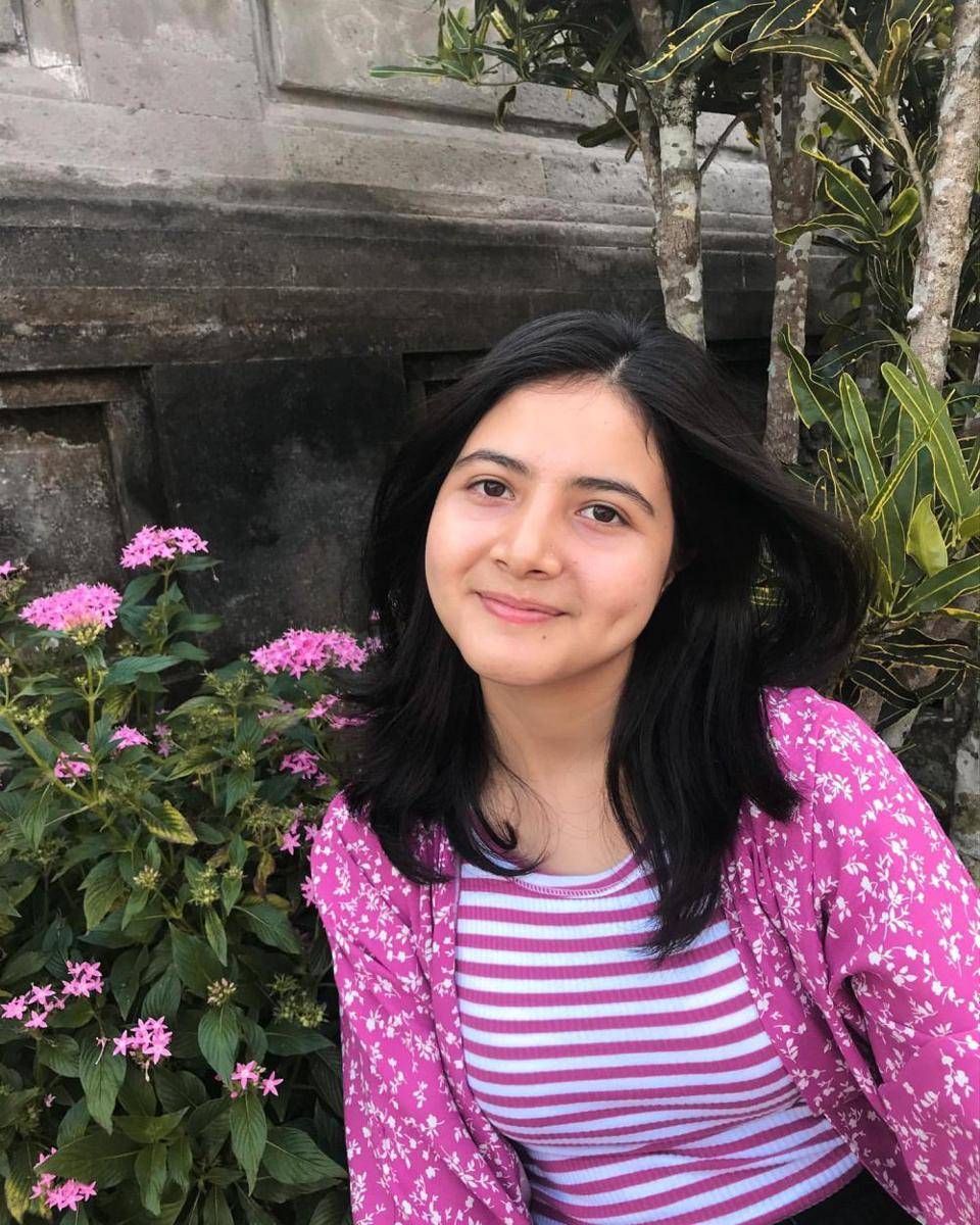potret Bulan Sutena (instagram.com/bulansutena)