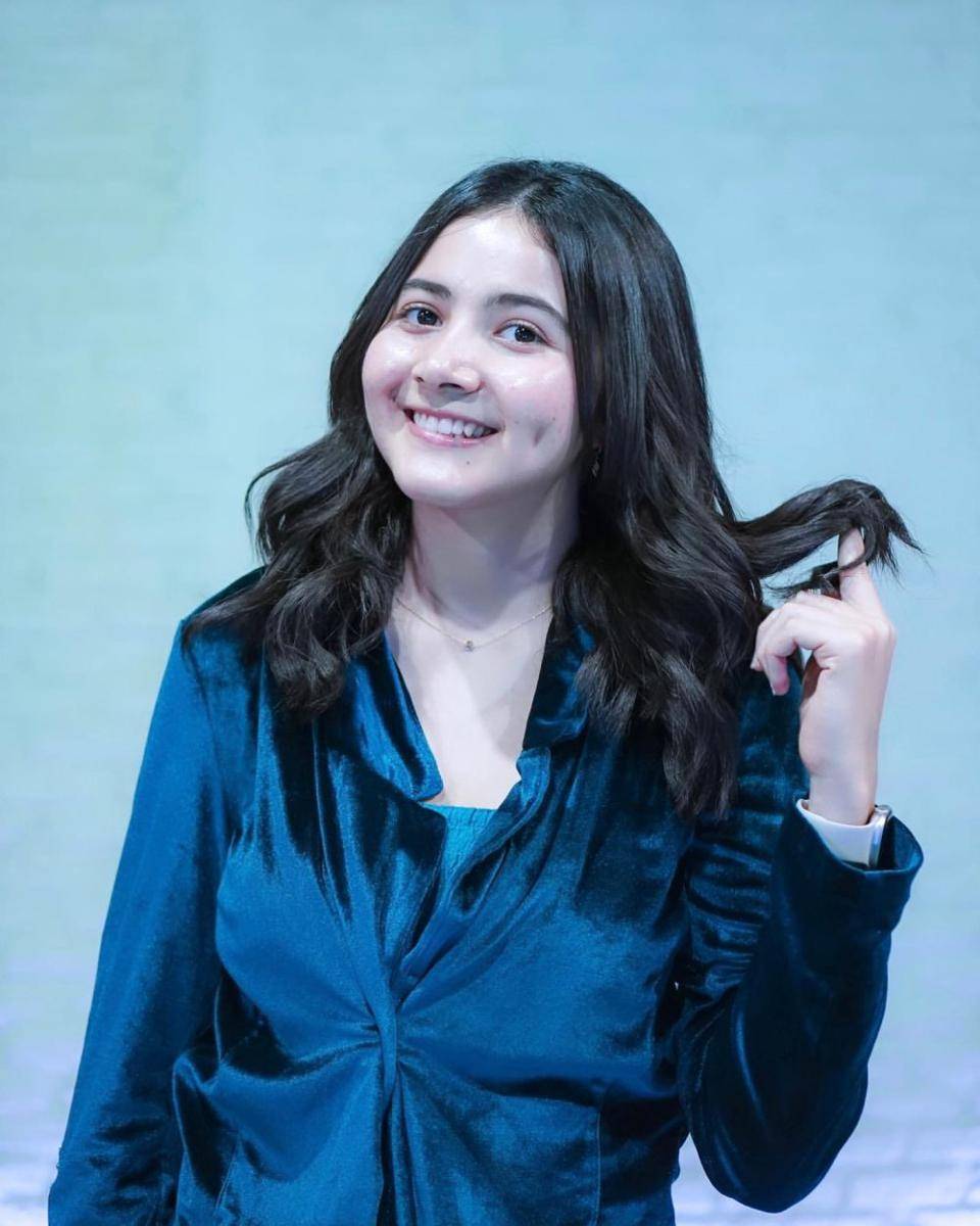 potret Bulan Sutena (instagram.com/bulansutena)