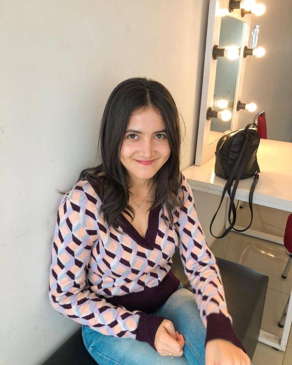 potret Bulan Sutena (instagram.com/bulansutena)