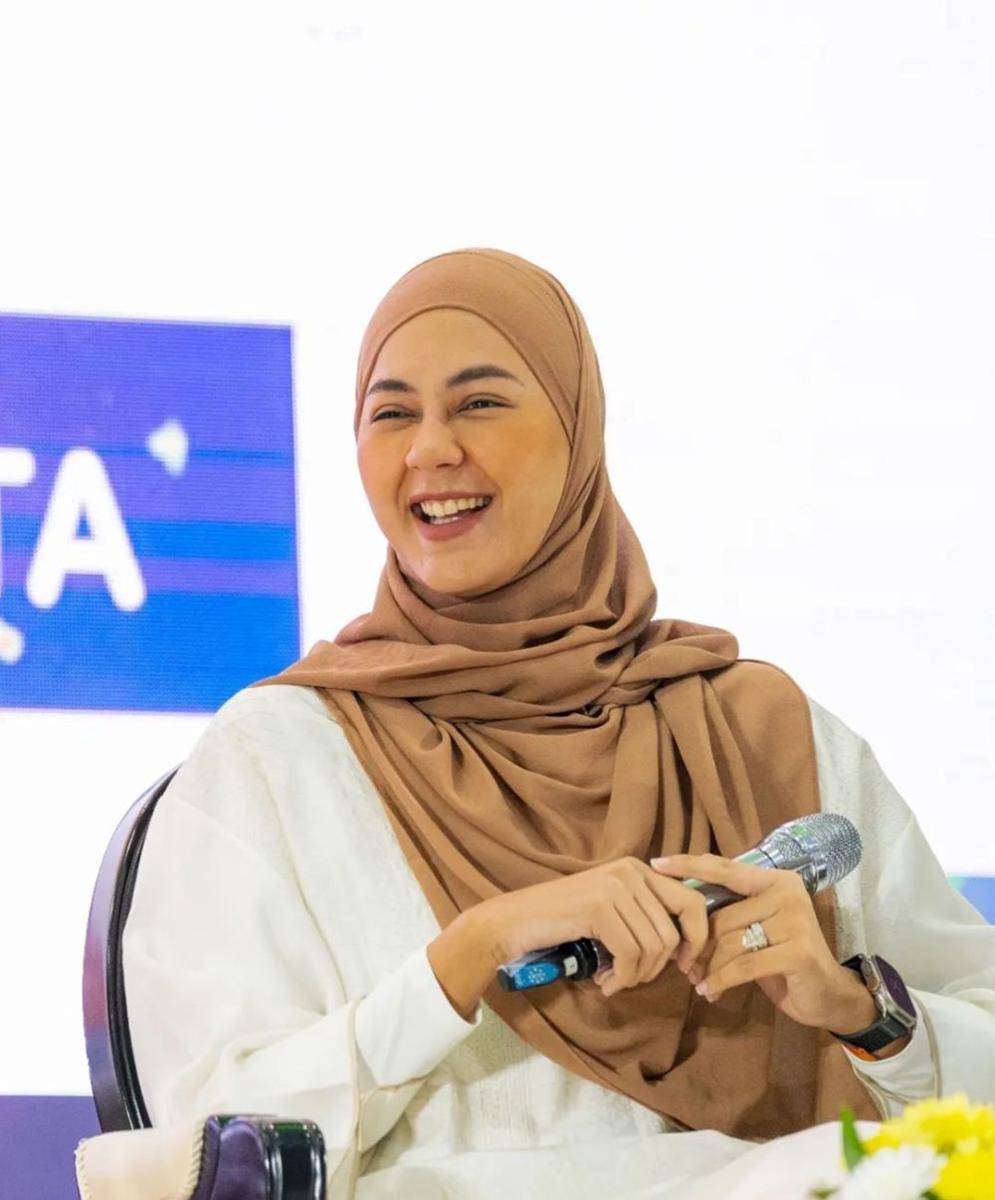 potret Paula Verhoeven berhijab (instagram.com/halalmove)
