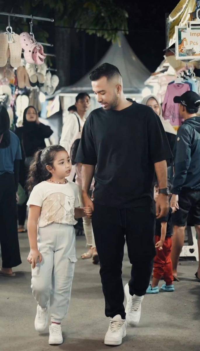 potret Hassan Alaydrus dan Miwa di malam (instagram.com/hassanalaydrus)