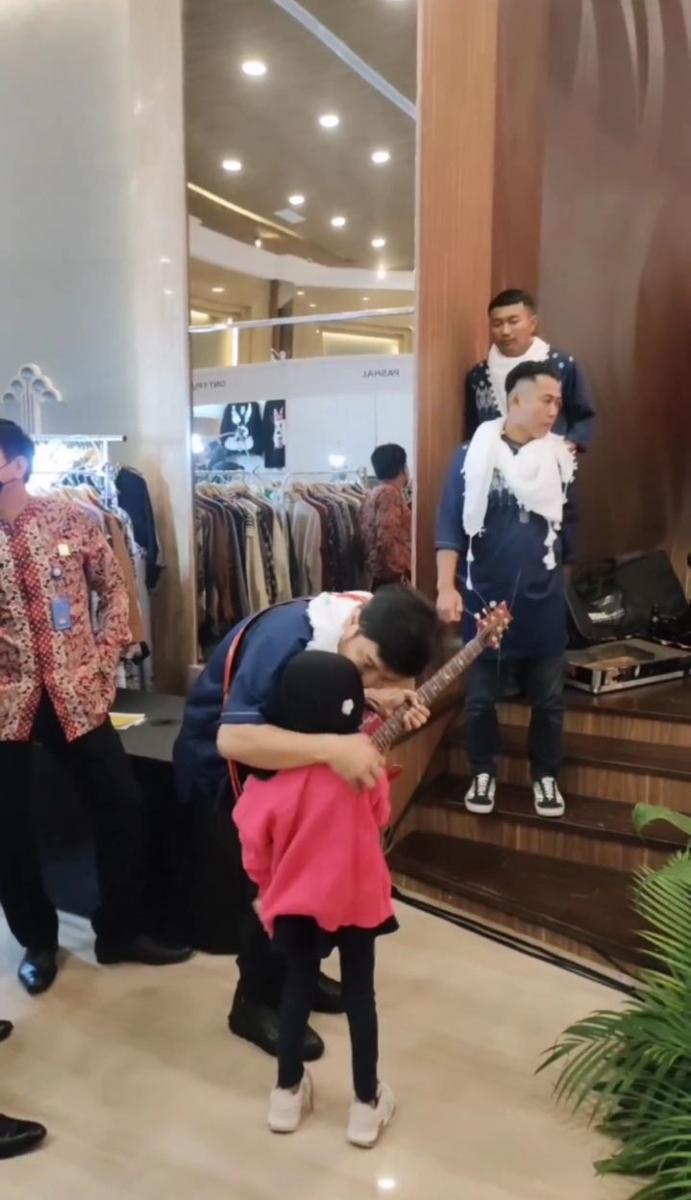potret Zul Zivilia kembali manggung (instagram.com/retnoparadinah_mua)