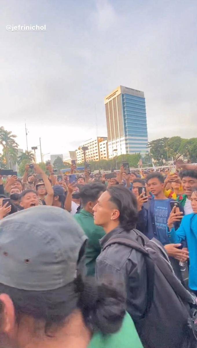 potret Jefri Nichol ikut demonstrasi tolak UU Cipta Kerja (instagram.com/mandailhamm)