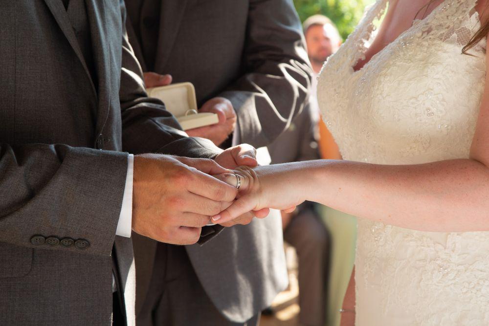 ilustrasi akad nikah (Unsplash.com/ Lyndsey Mitchell)