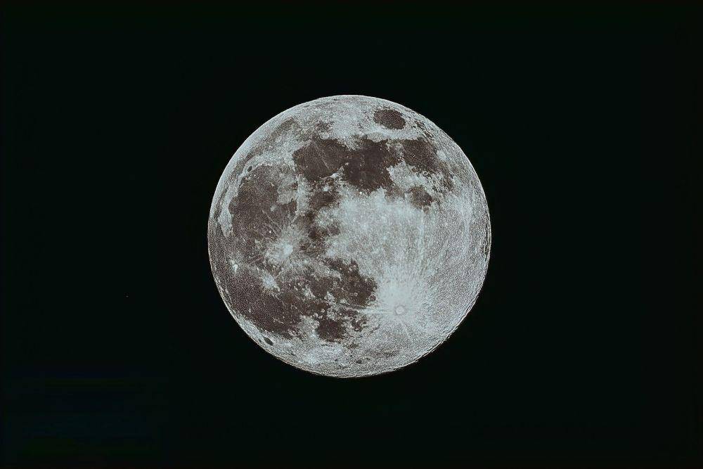 bulan (pixabay/ Janusz Walczak)