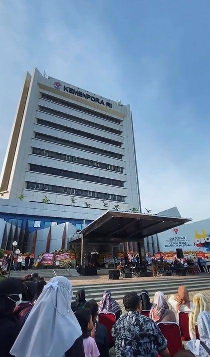 d'Masiv manggung di Kemenpora (instagram.com/kemenpora)