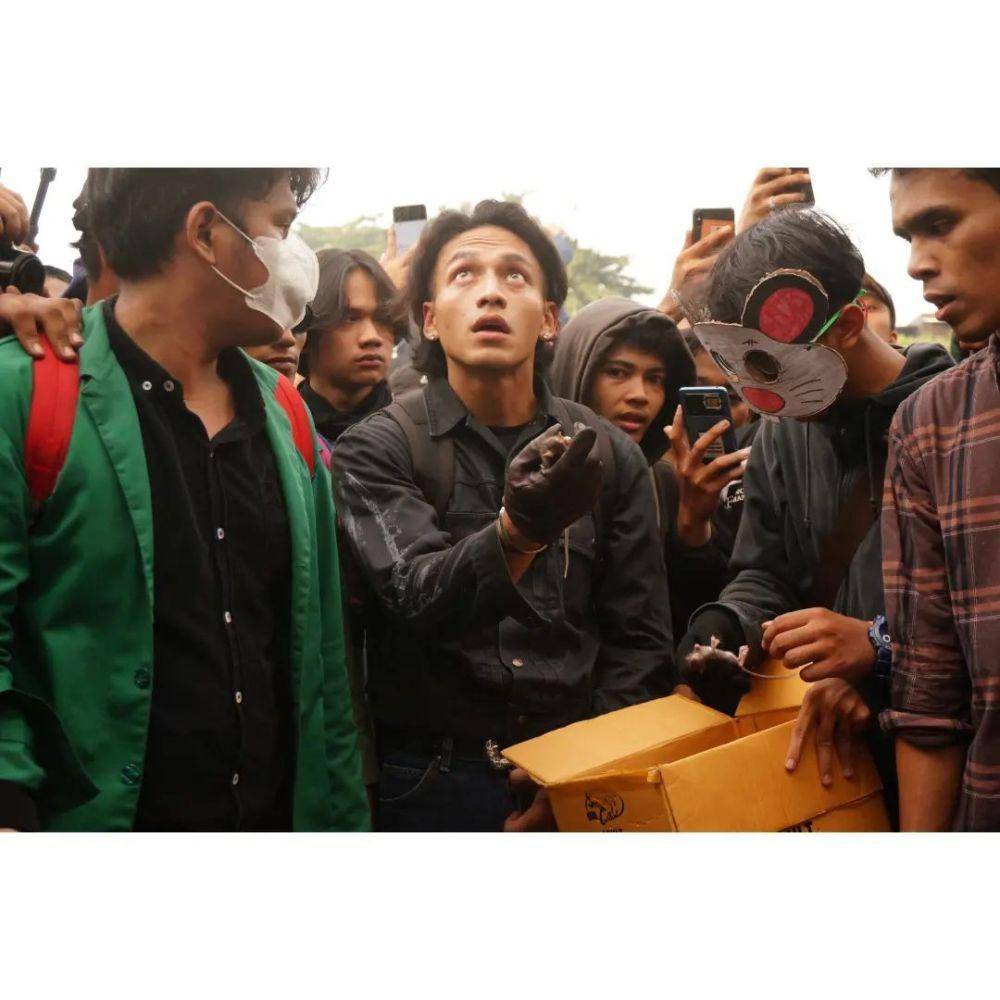 potret Jefri Nichol ikut demonstrasi tolak UU Cipta Kerja (instagram.com/auliaraflii)