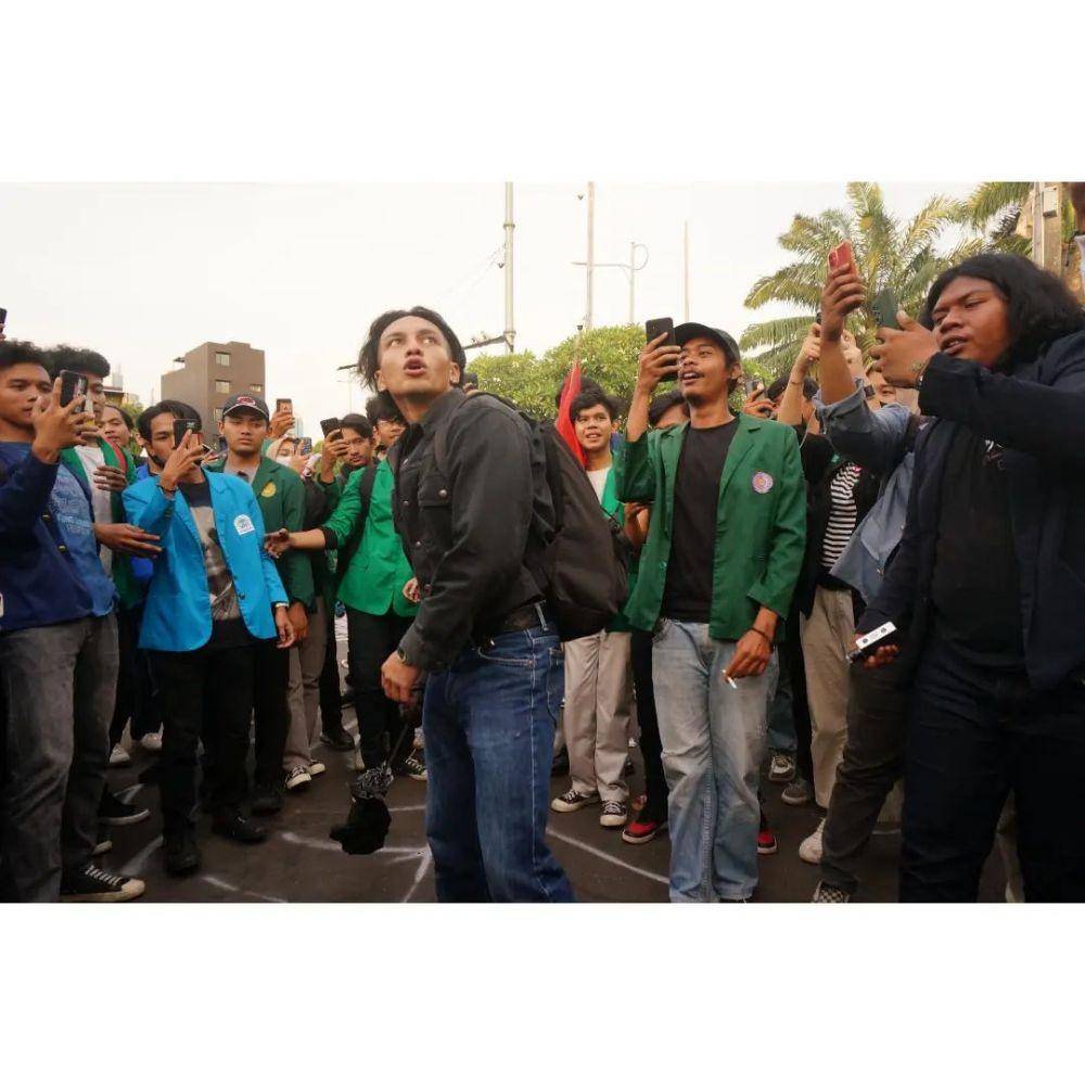 potret Jefri Nichol ikut demonstrasi tolak UU Cipta Kerja (instagram.com/auliaraflii)